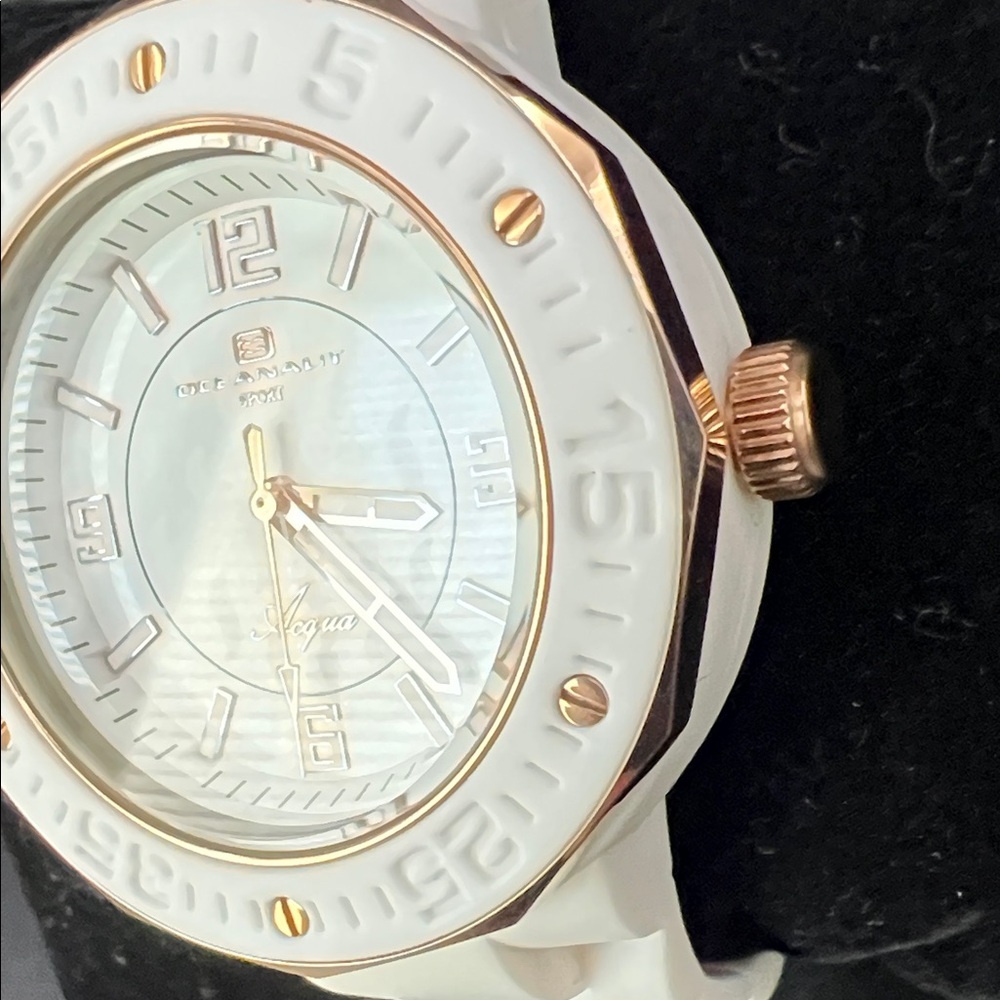 Oceanaut Sport White & Rose Gold Aqua Watch, Never Worn - Picture 3 of 11